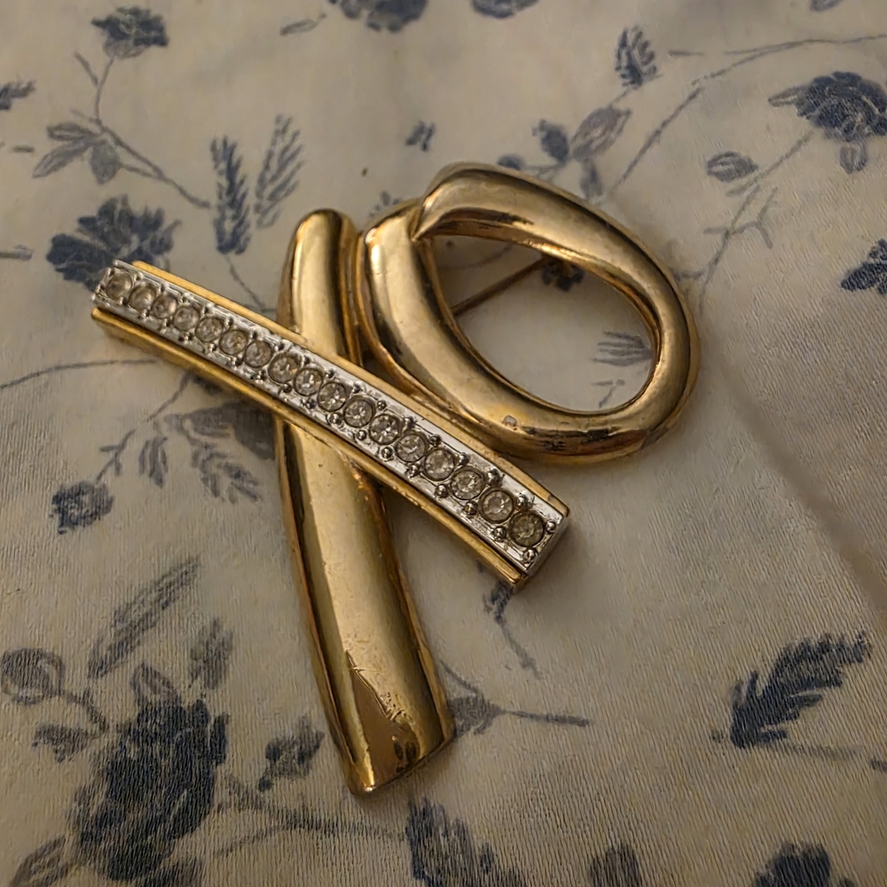 Vintage Signed Monet Two Toned XO Clear Crystal Rhinestone Pin Brooch